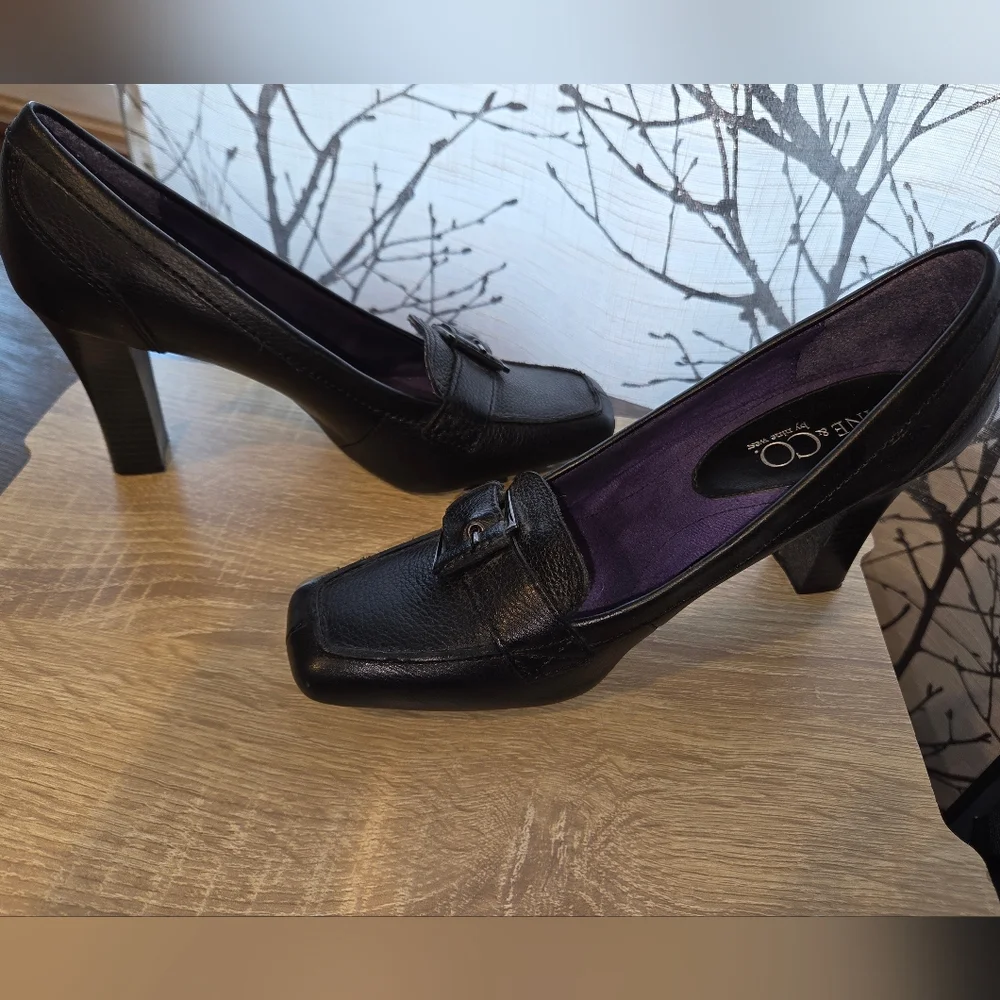 NINE & CO Black Leather Heels With Buckle‎ Accents